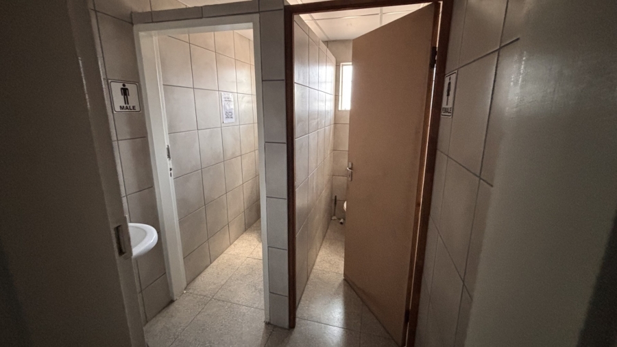 To Let Commercial Property for Rent in Oos Einde Free State
